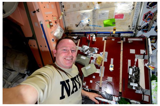 Thanksgiving Dinner in Space: How Astronauts Dine on Turkey Day | Space