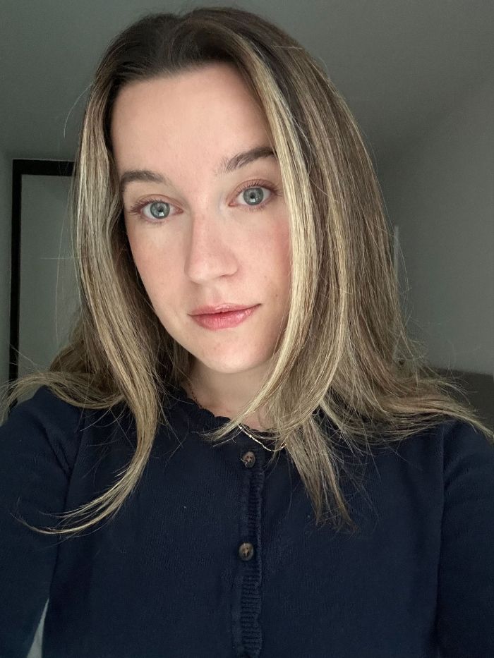 Junior beauty editor, Grace Lindsay, wearing one of the best smudge-proof mascaras