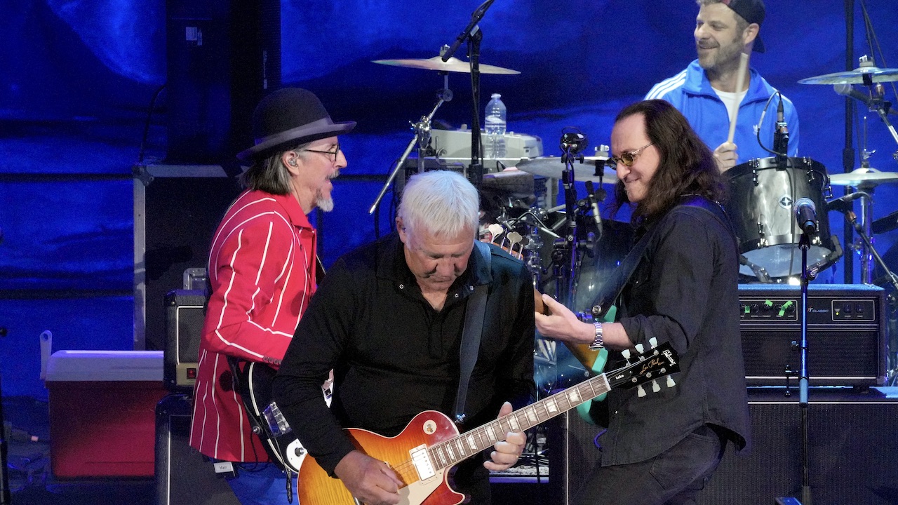 Geddy Lee says he'd perform with Alex Lifeson as Rush again
