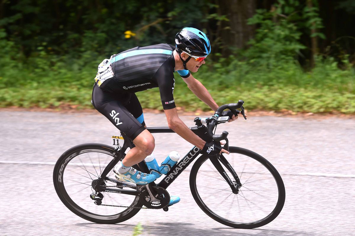 Chris Froome makes his way down the descent