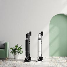 Samsung bespoke AI jet vacuums in black and white.
