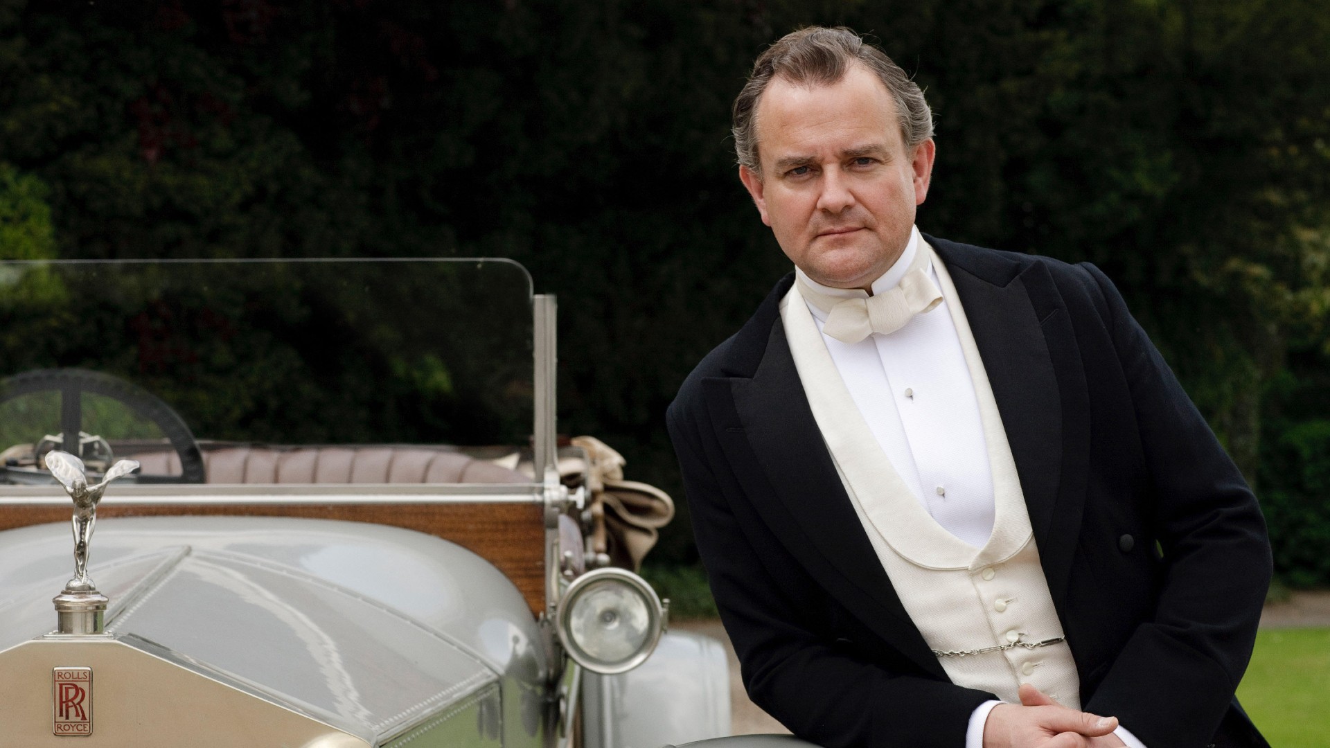 Downton Abbey Star Hugh Bonneville Reveals One Obstacle Standing In The Way Of The Movie Sequel Woman Home