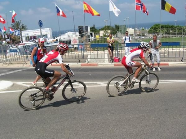 The two leaders prepare to sprint to the finish.