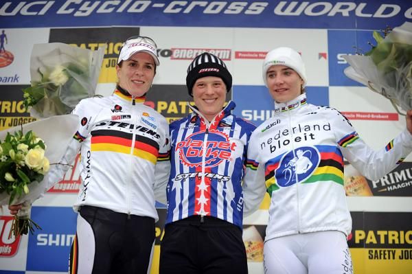 The women's podium in Hoogerheide: Hanka Kupfernagel, Katie Compton and Marianne Vos