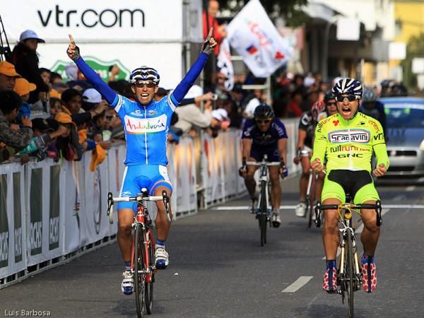 The thrill of victory for stage 5b winner Adri&aacute;n Palomares (Andalucia) and the agony of defeat for runner-up Cesar Oliva (Scanavini &ndash; Fullrunners)