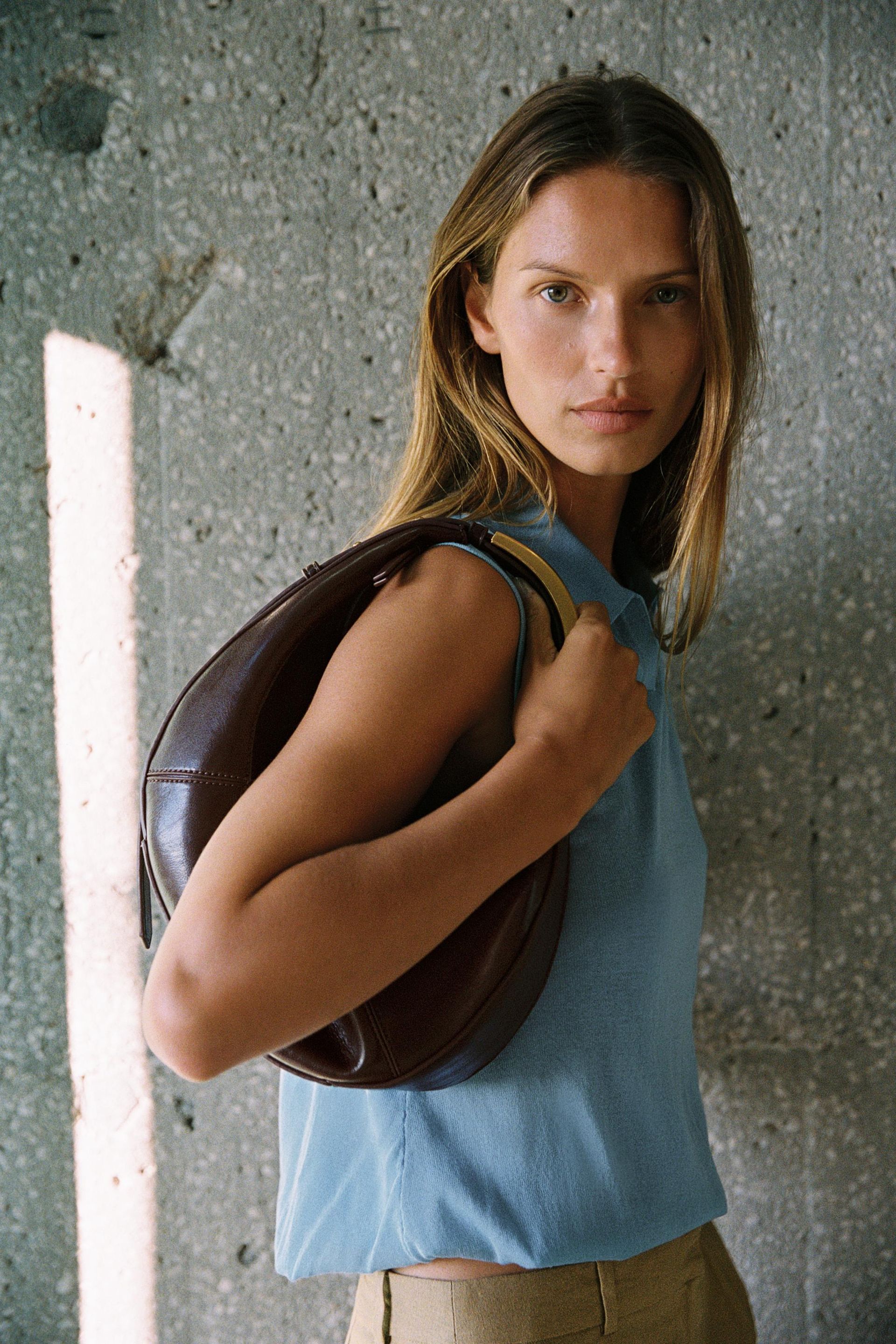 Oval Bag With Metal Strap