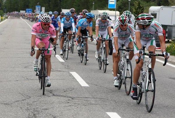 Danilo Di Luca directs his teammates during stage six.