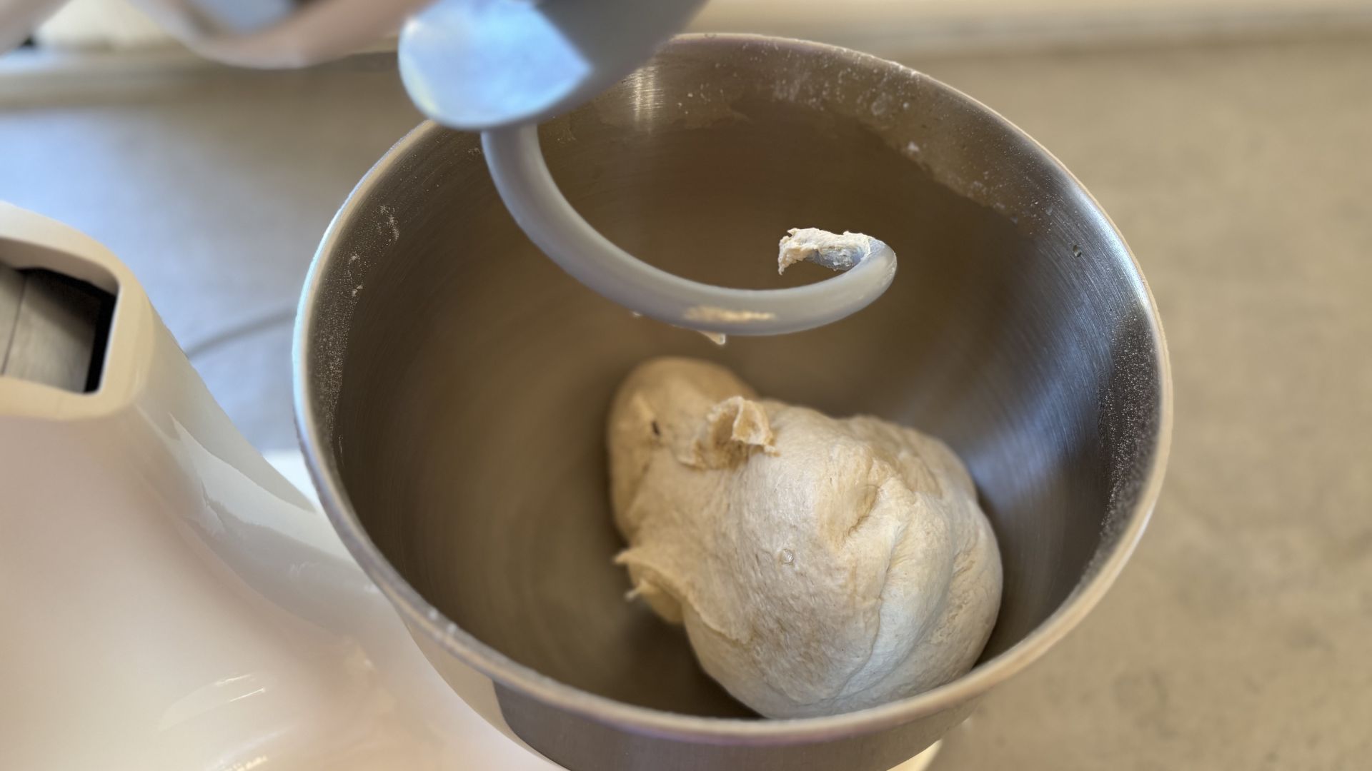 Testing the Smeg SM05 Stand Mixer