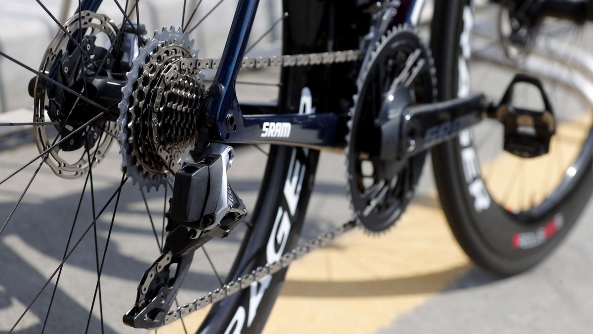 Vincenzo Nibali's Trek &Eacute;monda SLR 9 eTap Disc
