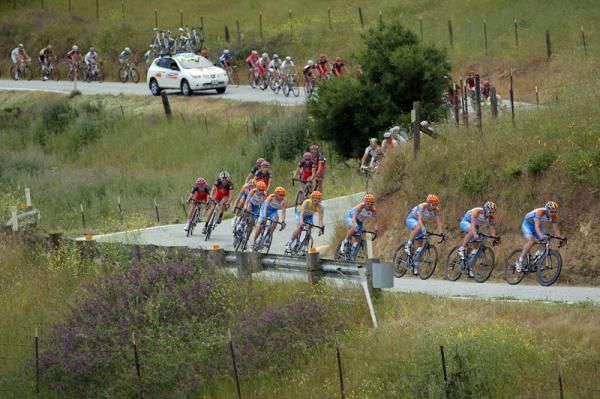 Garmin-Transitions looks after the business of looking after its leader, Dave Zabriskie.
