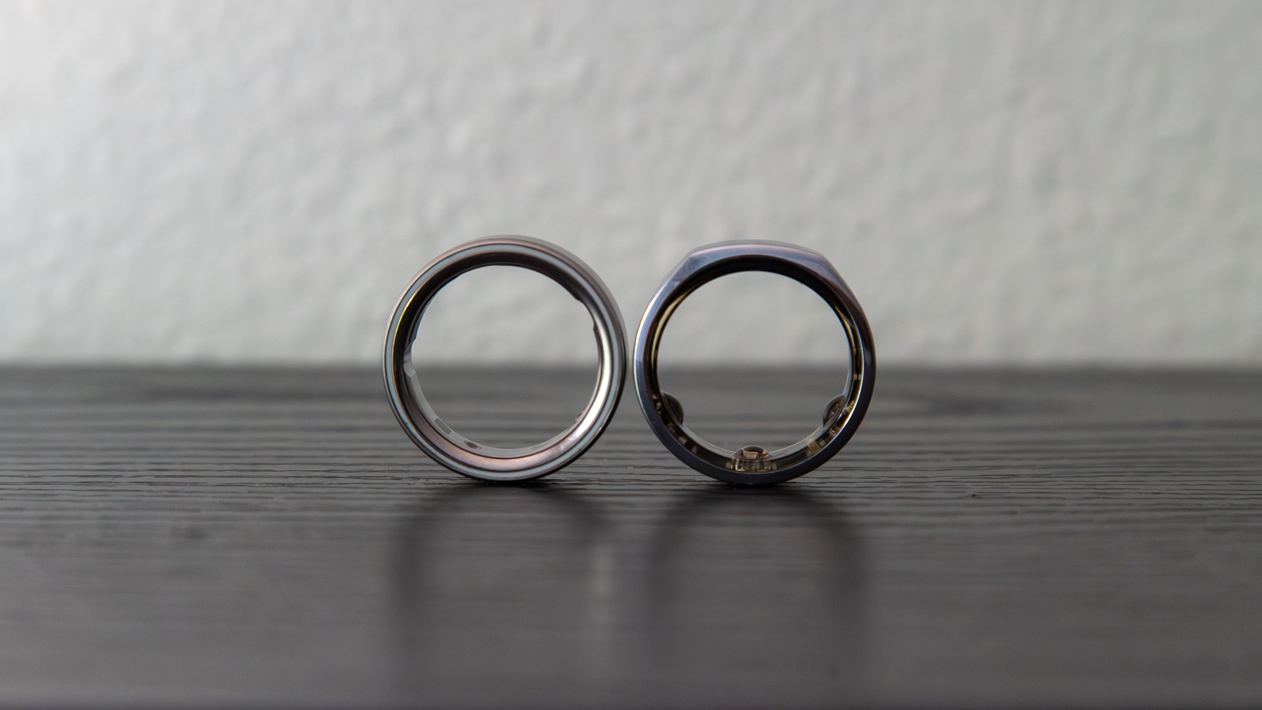 The Oura Ring 4 next to the Oura Ring Gen 3