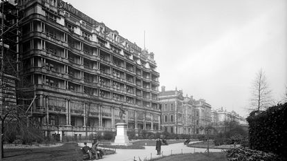 The Savoy hotel © English Heritage/Heritage Images/Getty Images