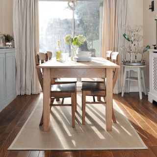 dining table with carpet