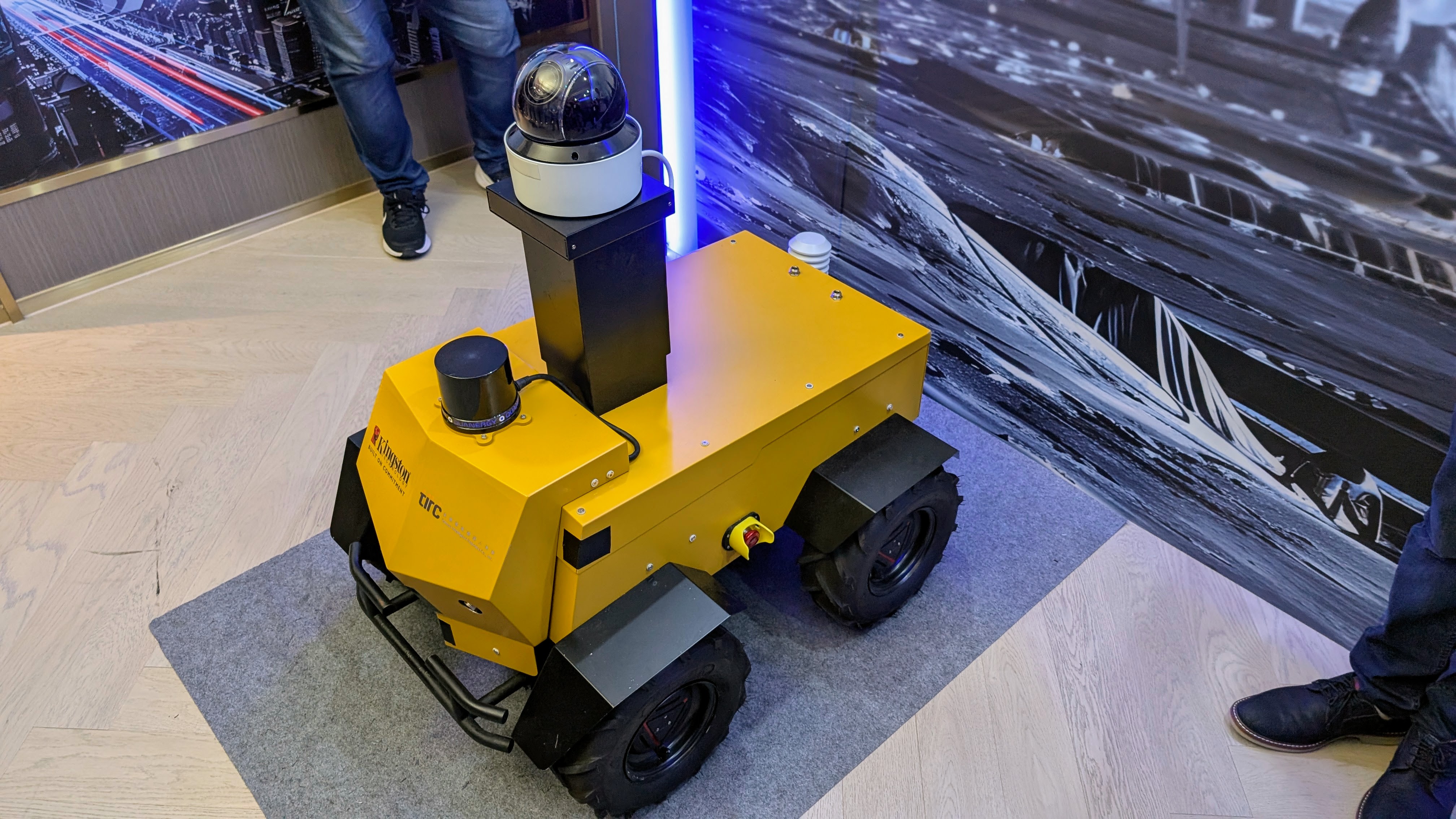 Kingston had a robot on display, showing usage of their RAM and SSDs