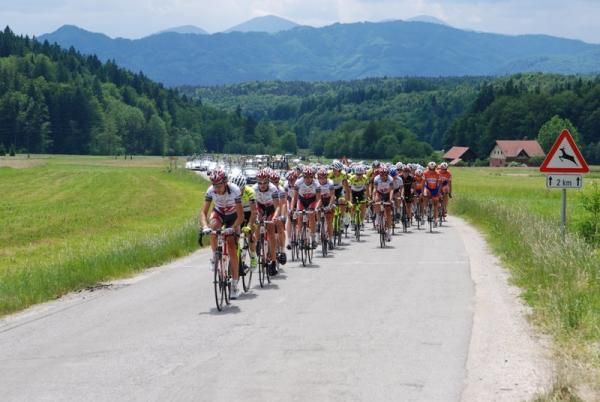 The second group of riders in pursuit of the leaders.
