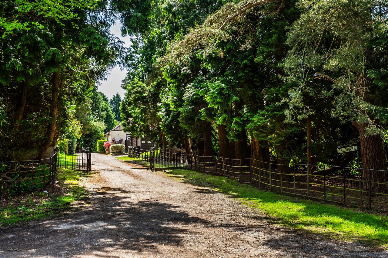Images of Deerpark, East Grinstead