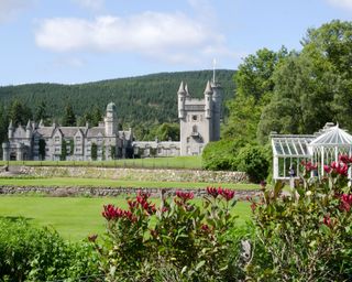 balmoral castle royal deeside with garden & conservatory
