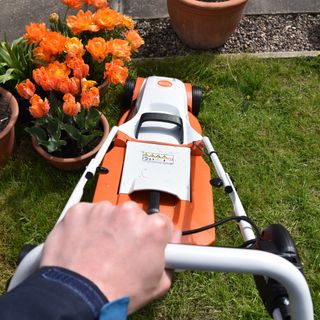 Testing the Stihl RME 235 Electric Lawn Mower at home
