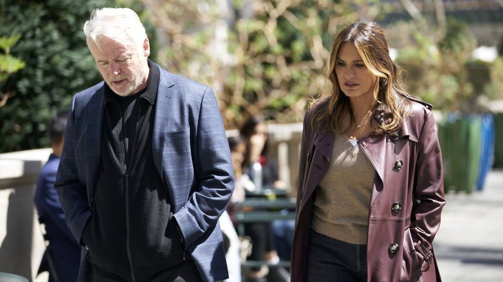 Aidan Quinn as Burton Lowe and Mariska Hargitay as Captain Olivia Benson in Law &amp; Order: SVU