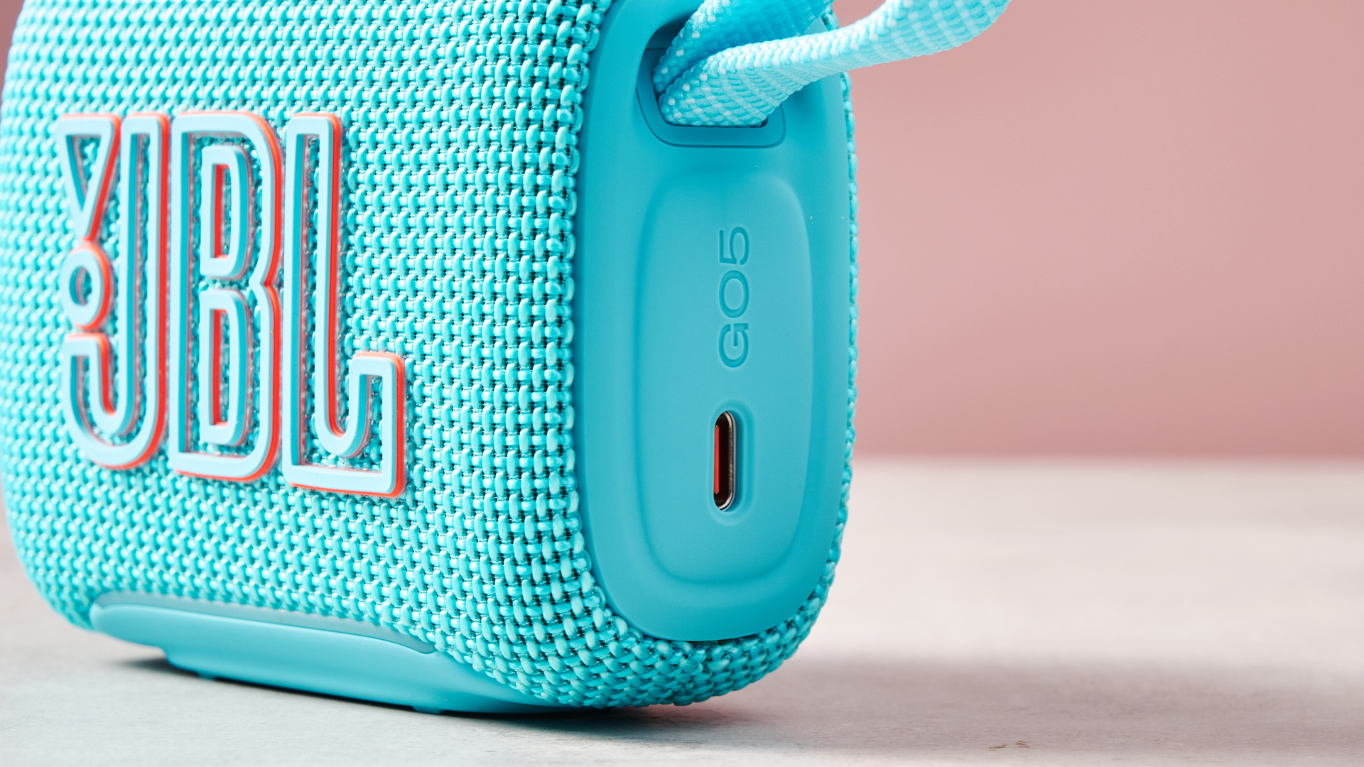 Charging port on JBL Go 5