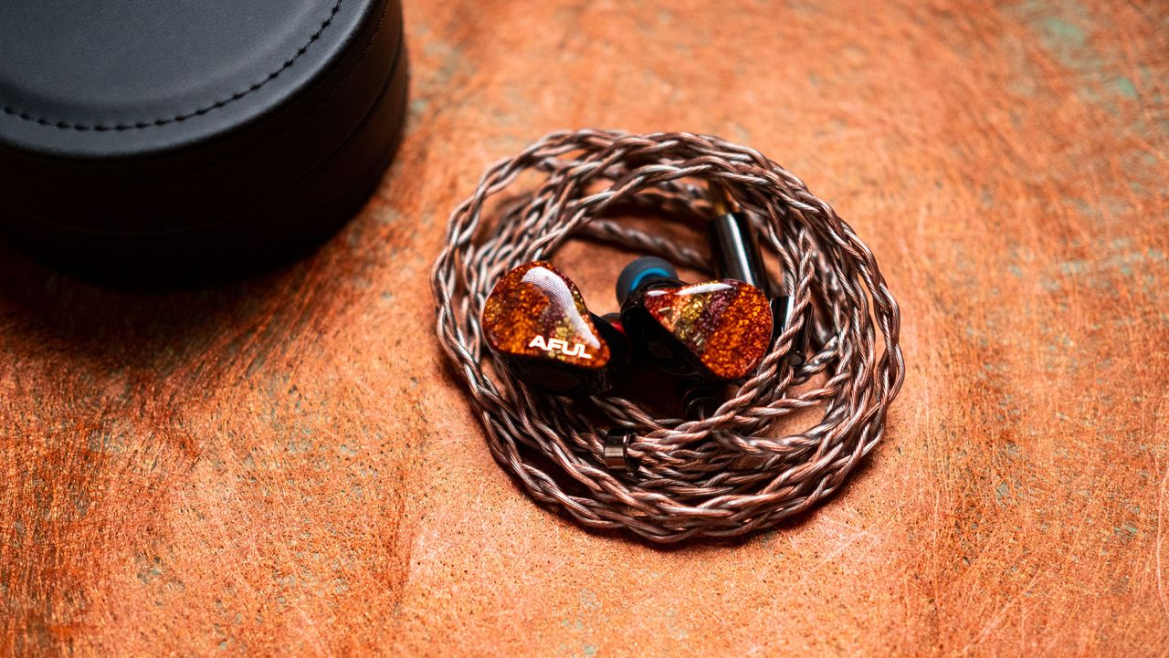 AFUL Performer 8 IEM