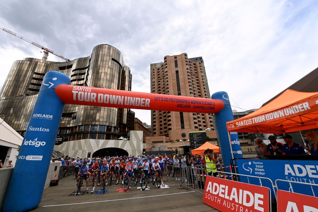 The Women's Tour Down Under rolls out of Adelaide