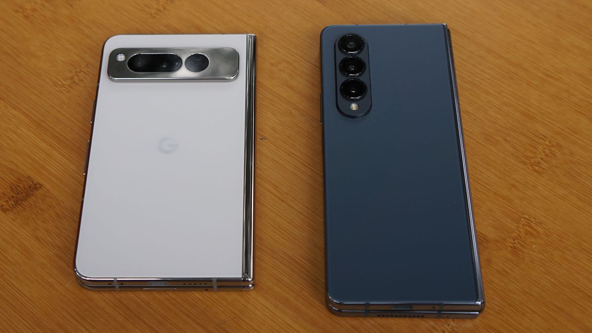 Google Pixel Fold Z Fold 4