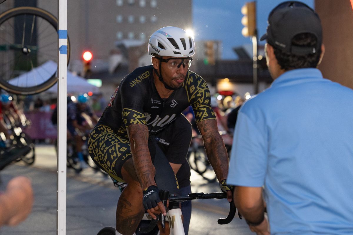 The pits were busy all night with multiple mechanicals and crashes in the men's race