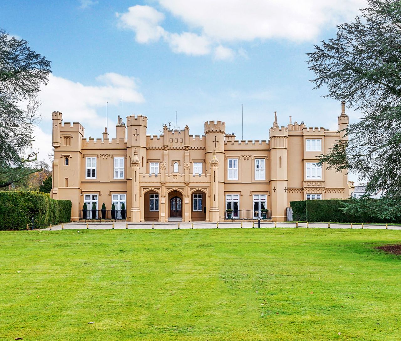 Wall Hall Mansion, Herfordshire