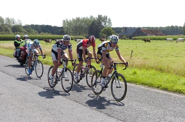 The stage 2 break included Jelle Wallays (Topsport Vlaanderen - Mercator), Sam Bewley (RadioShack), Rob Goris (Veranda's Willems - Accent) and Feng Han (Skil - Shimano).