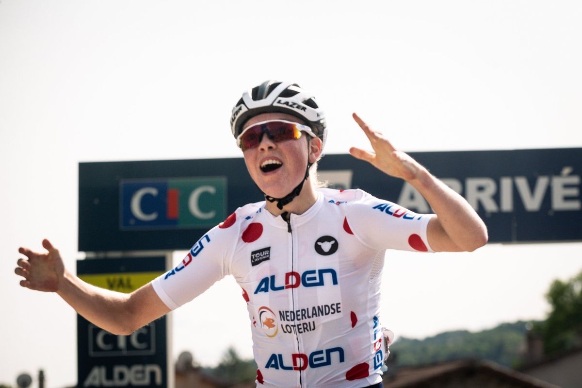 Tour de l'Avenir Femmes: Van Empel wins stage 3 from reduced bunch ...