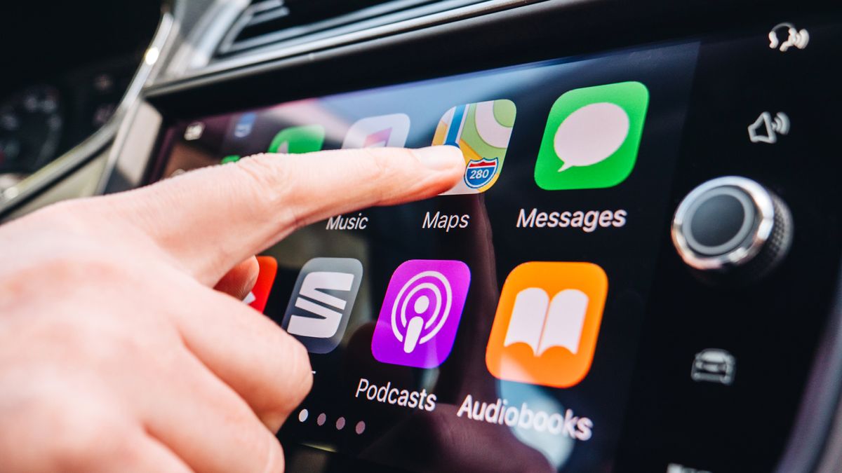 You’ll soon be able to pay for gas through Apple CarPlay and iOS 16