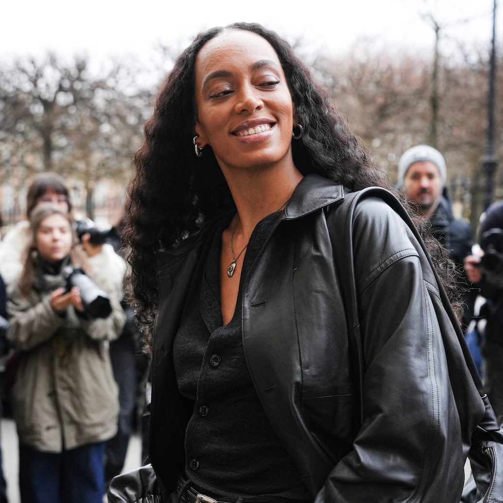 Solange Knowles arrives at Lemaire show during the Menswear Fall Winter 2025/2026 as part of Paris Fashion Week.