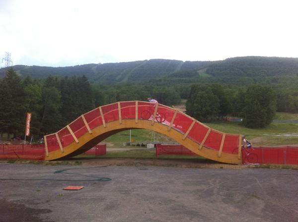 Todd Wells leads Specialized teammate Burry Stander up and over the flyover.