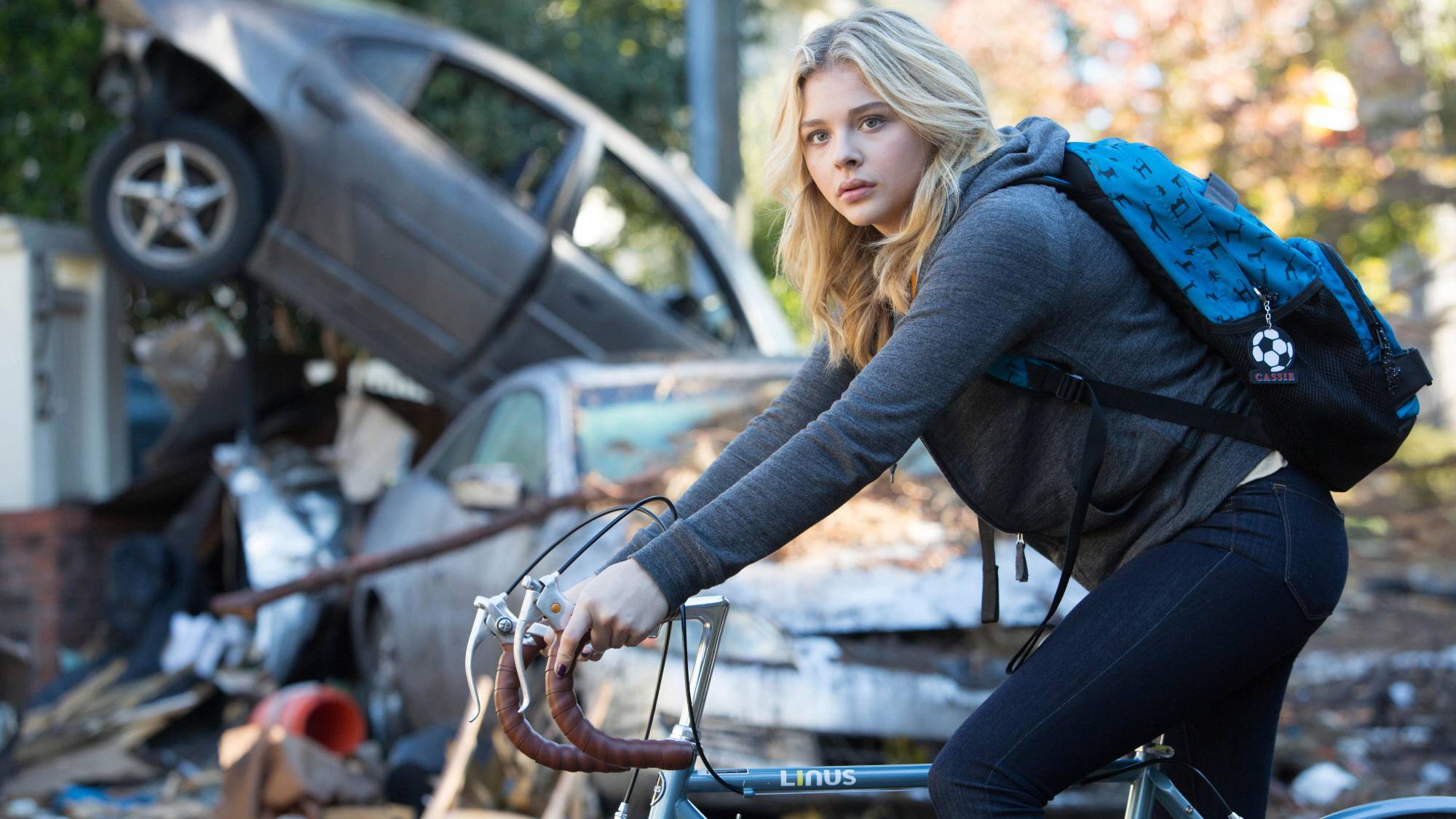 Chloë Grace Moretz as Cassie Sullivan in &quot;The 5th Wave&quot; 