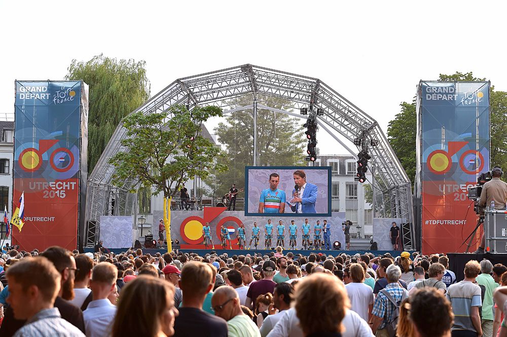 The crowd's view of Vincenzo Nibali