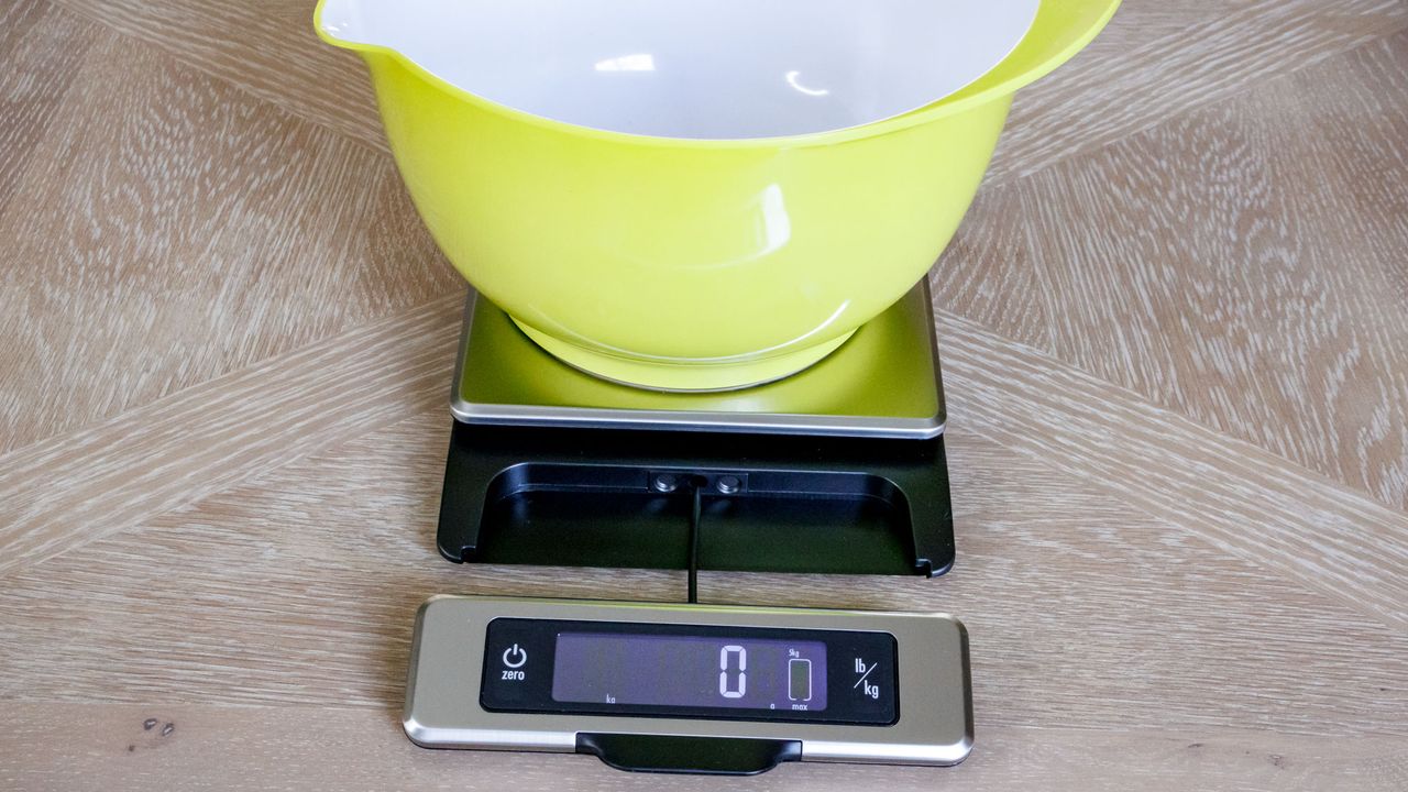 OXO Good Grip 11lb kitchen scale