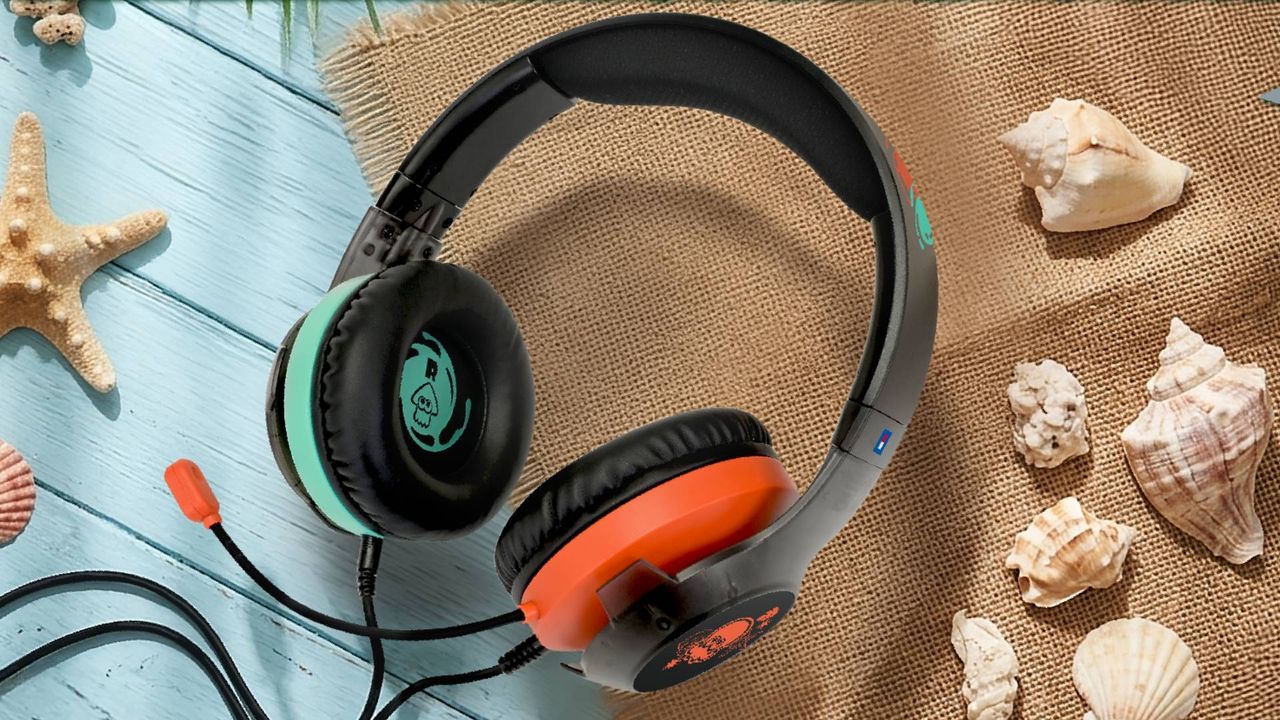 Image of the Splatoon Raiders Hori gaming headset.