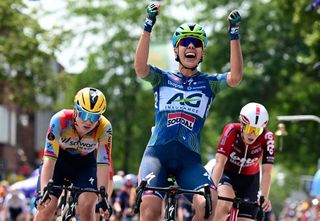 Belgian National Championships: Shari Bossuyt outpowers Lotte Kopecky for emotional bunch sprint victory