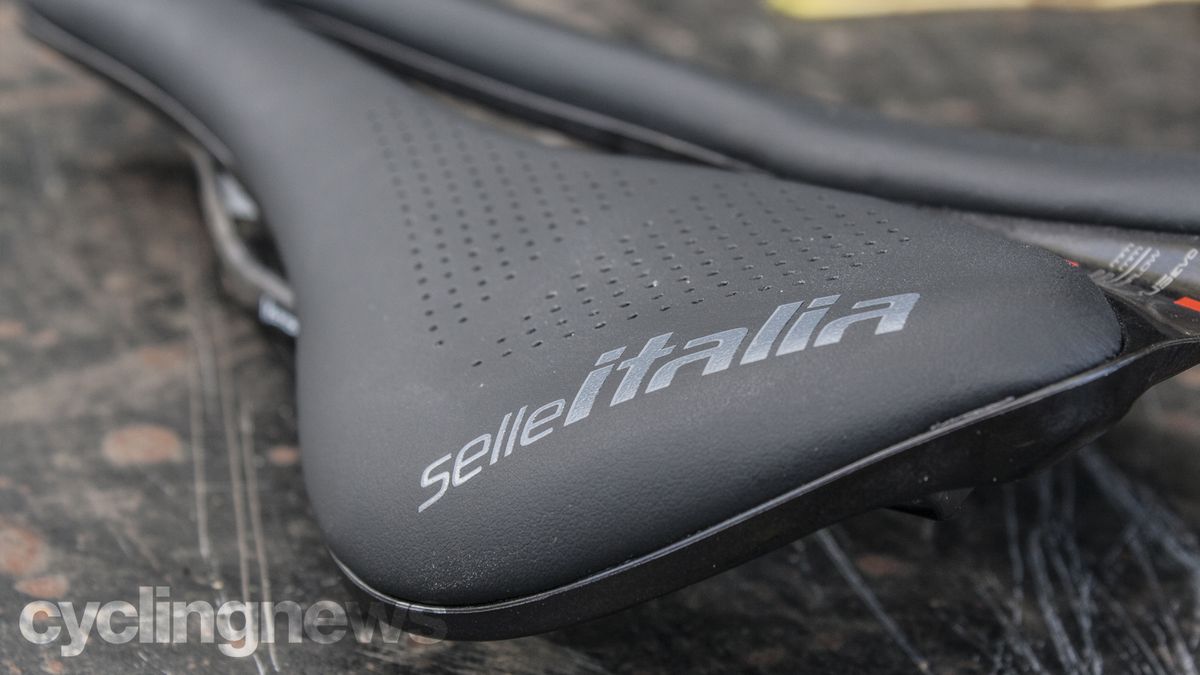 Selle Italia Novus Boost Evo Kit Carbonio Superflow saddle