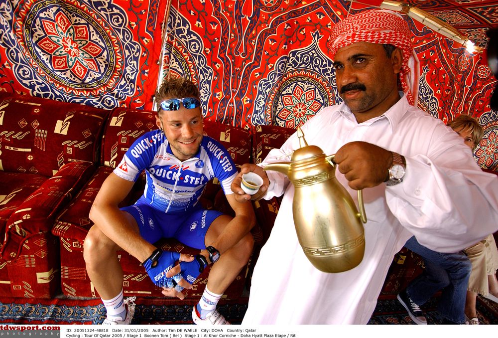 Down time at the 2004 Tour of Qatar