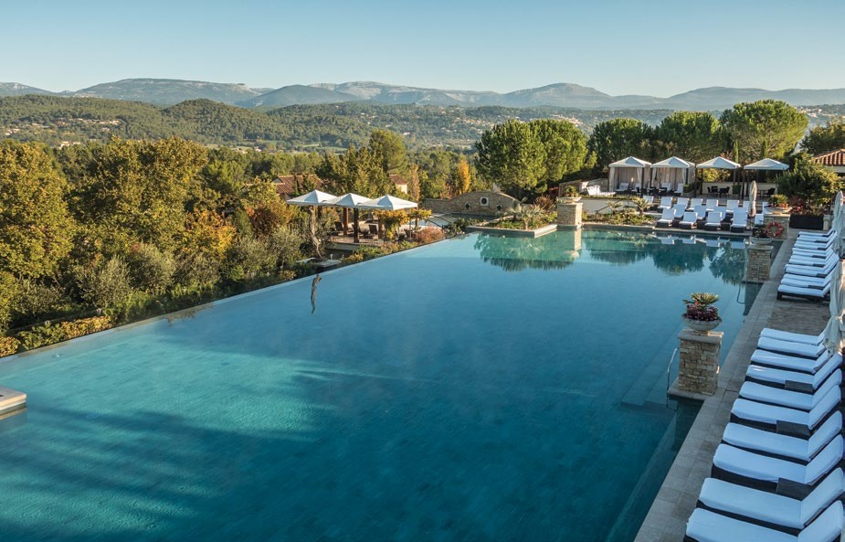 The infinity pool at Terre Blanche resort in France