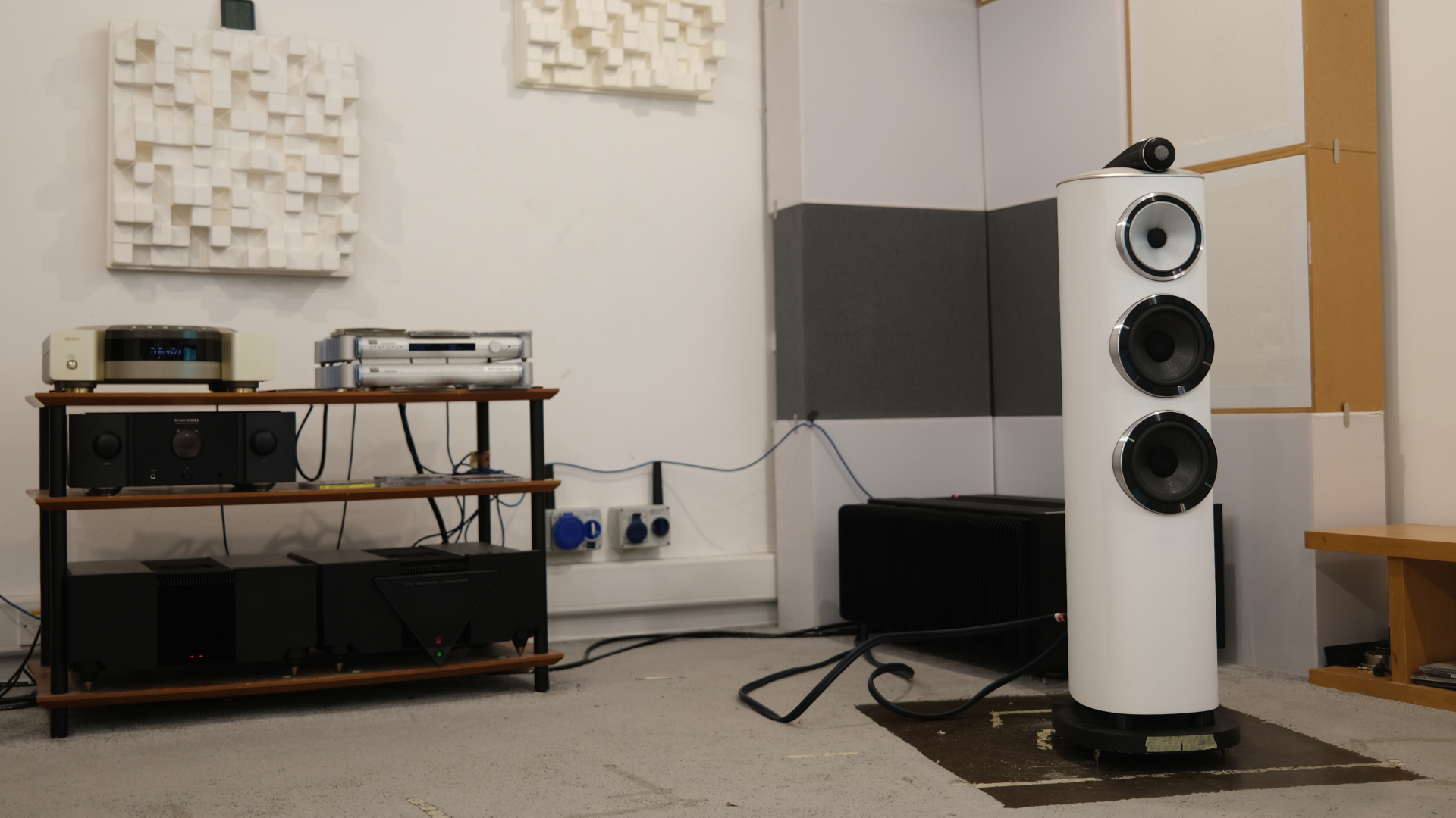 Bowers &amp;amp; Wilkins listening room