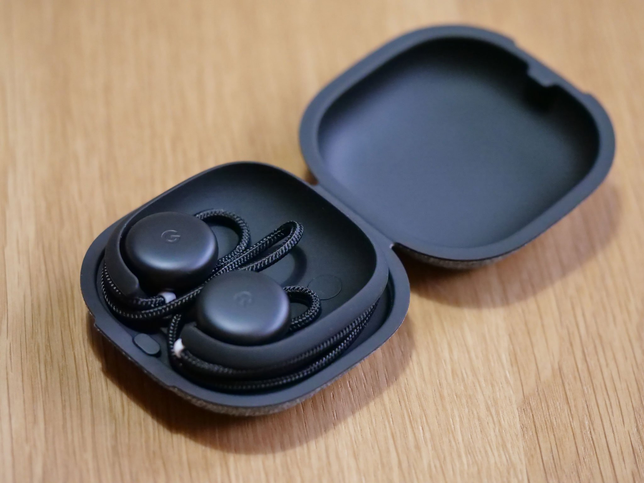 Обзор buds. Buds1. Pixel Buds 1. Pixel Buds 2021. Google Buds 1.