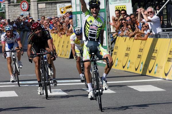 Giovanni Visconti (ISD) sprinted to victory in the 63rd Coppa Agostoni.