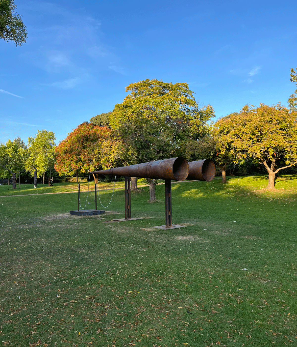 statues