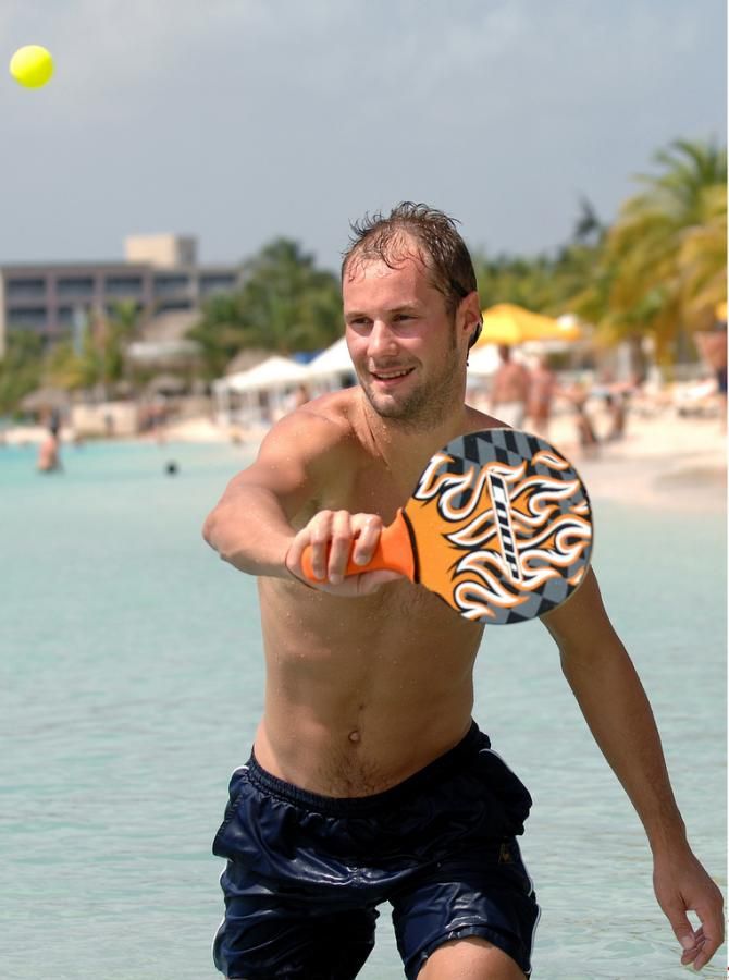 Tom Boonen enjoys a game of paddle ball