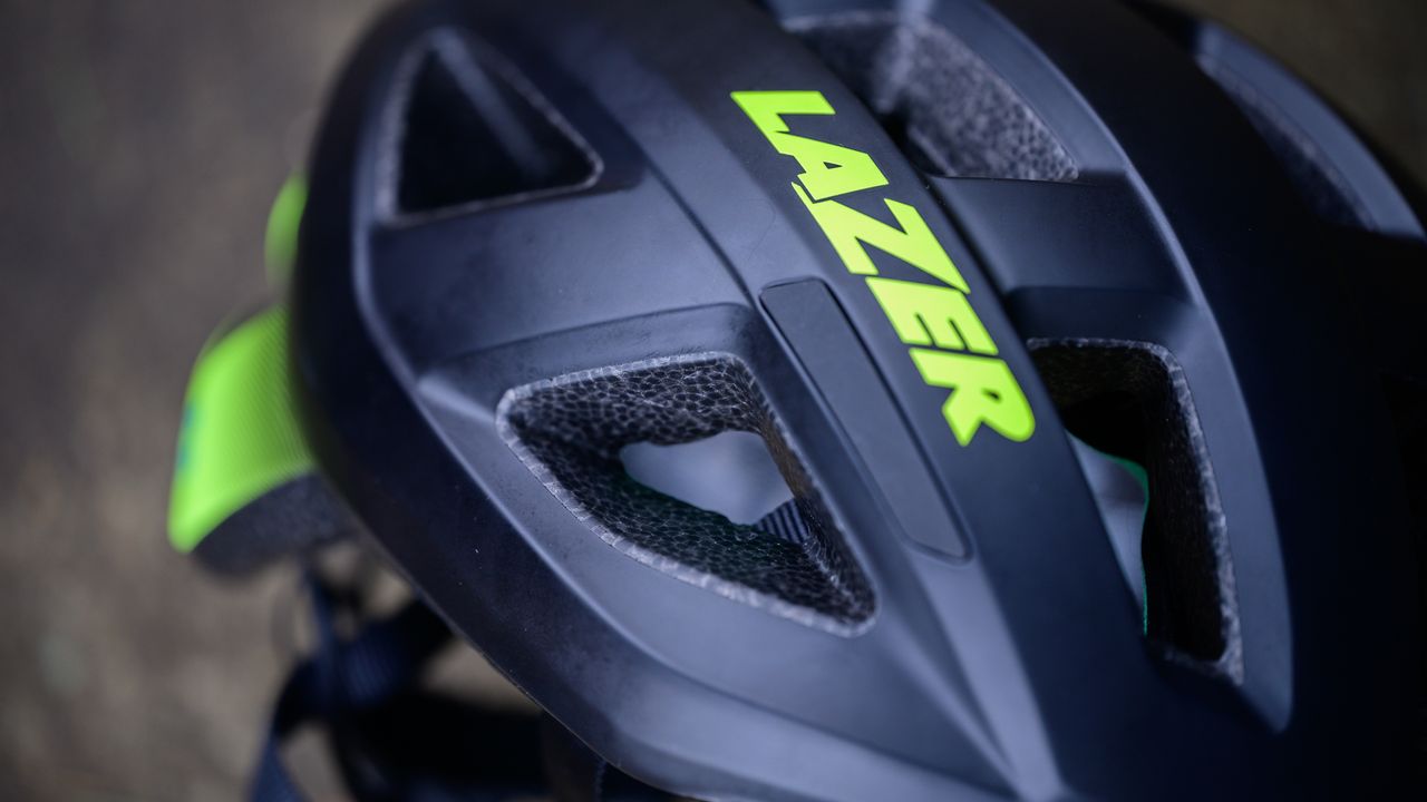 Lazer Tonic Kineticore front vent