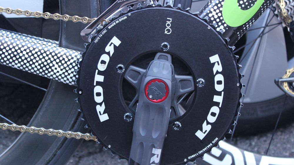 The cranks feature a 2IN ROTOR powermeter