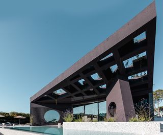 cantilevered roof at Blackbird, a luxury house in Portugal